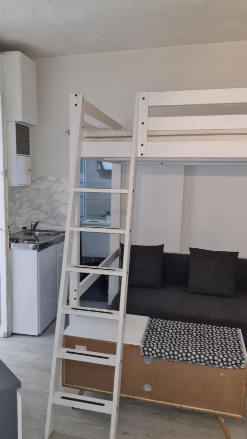 Appartement Studio à Montmartre à Paris Extérieur photo